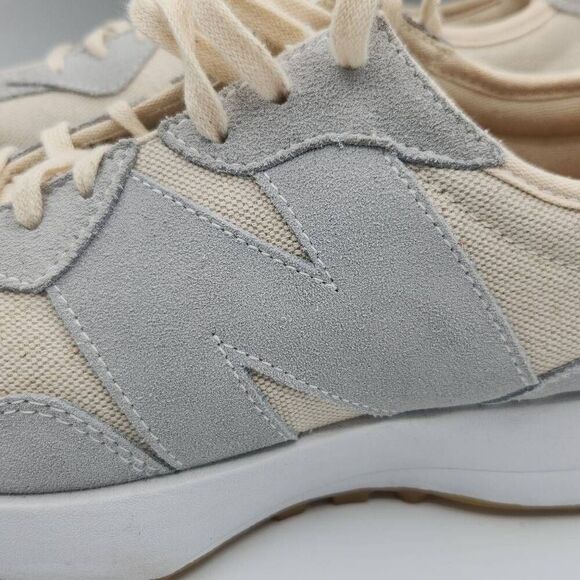 New Balance Women’s 327 Nimbus Cloud Beige Suede Sneakers Gum Sole Size 12 - Picture 4 of 9
